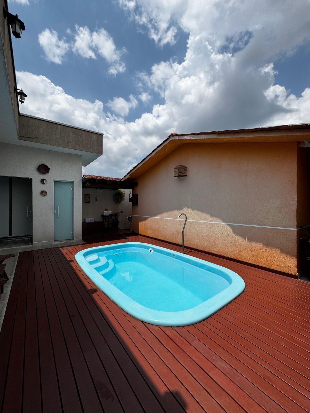 b7061528-be8f-40b6-a305-3b34030d89e6