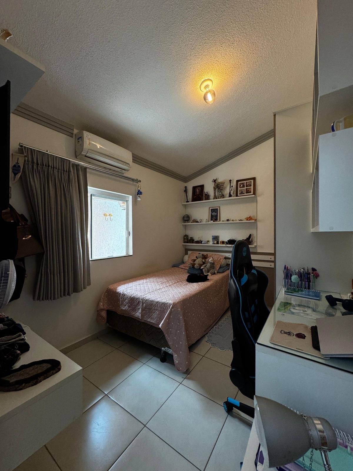 d355f78e-a930-42b1-be9e-1147dcbe0751