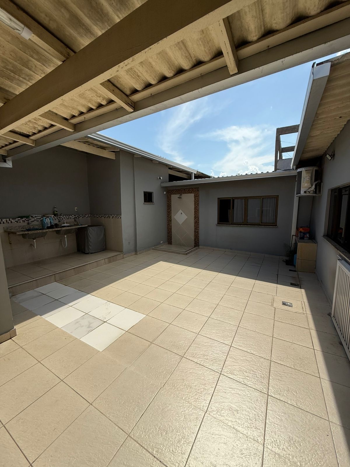 e22c835b-346d-4f73-9e27-4e1813699bf2