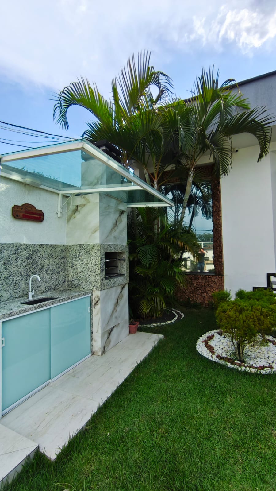 0988e803-caf5-40f9-b122-8885a2c39496