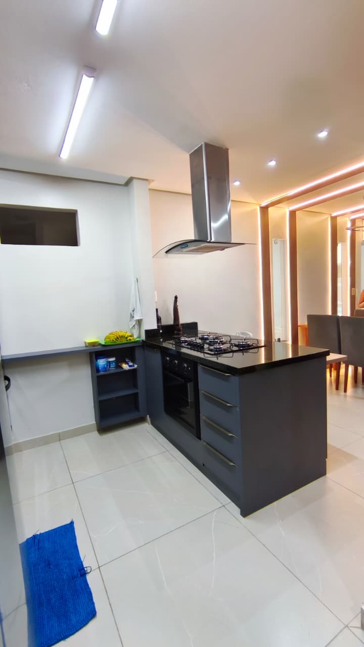 471bc945-de80-4a09-b229-86b9b4d65eb0