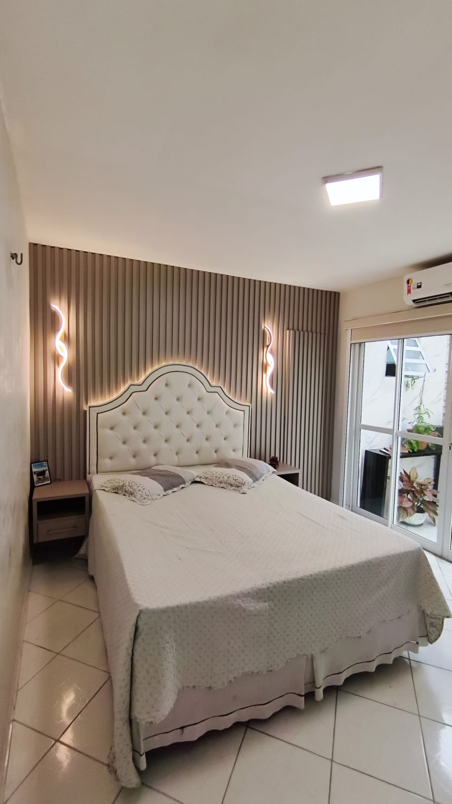 8eaeda33-54e5-4a78-bf0d-8cafef0bbbb4