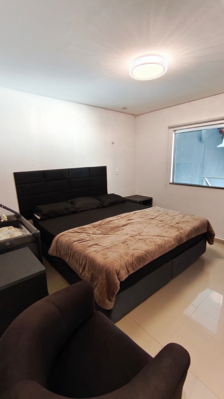 aacd0bc9-9b39-42c5-90a3-901e72c35100