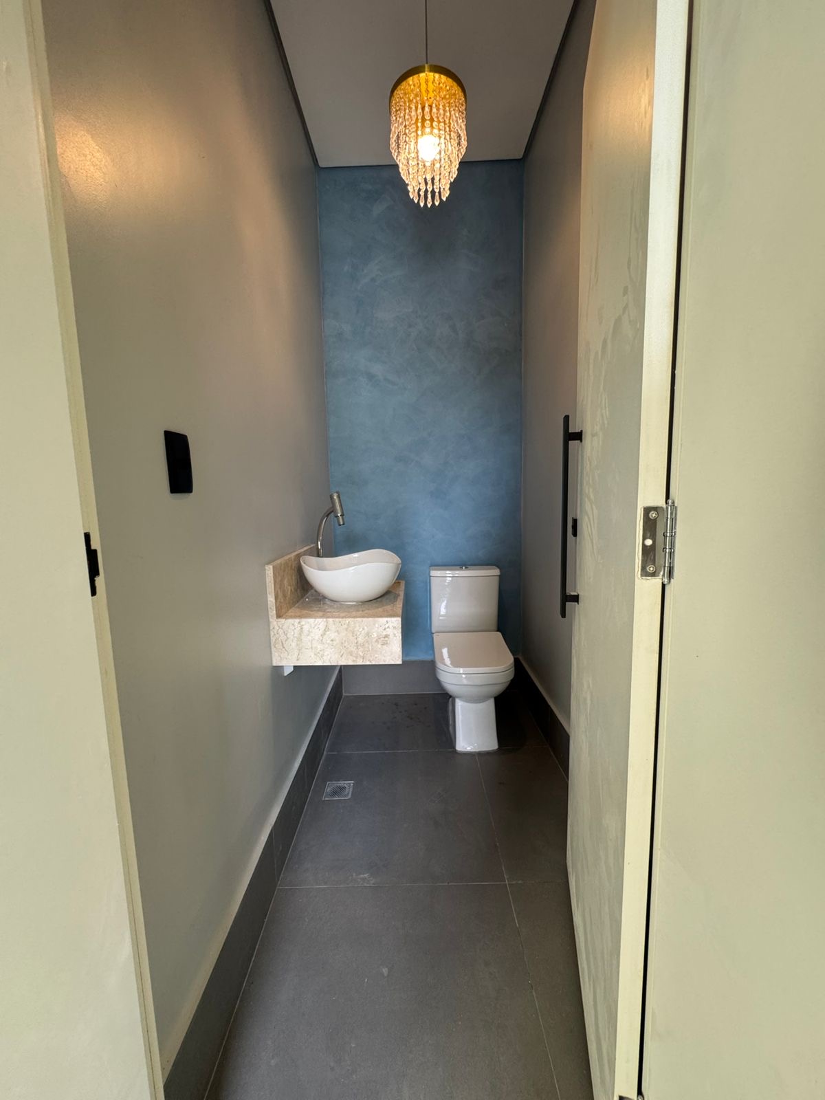 cc2f8545-72aa-4b92-8f46-a5403ebf6061