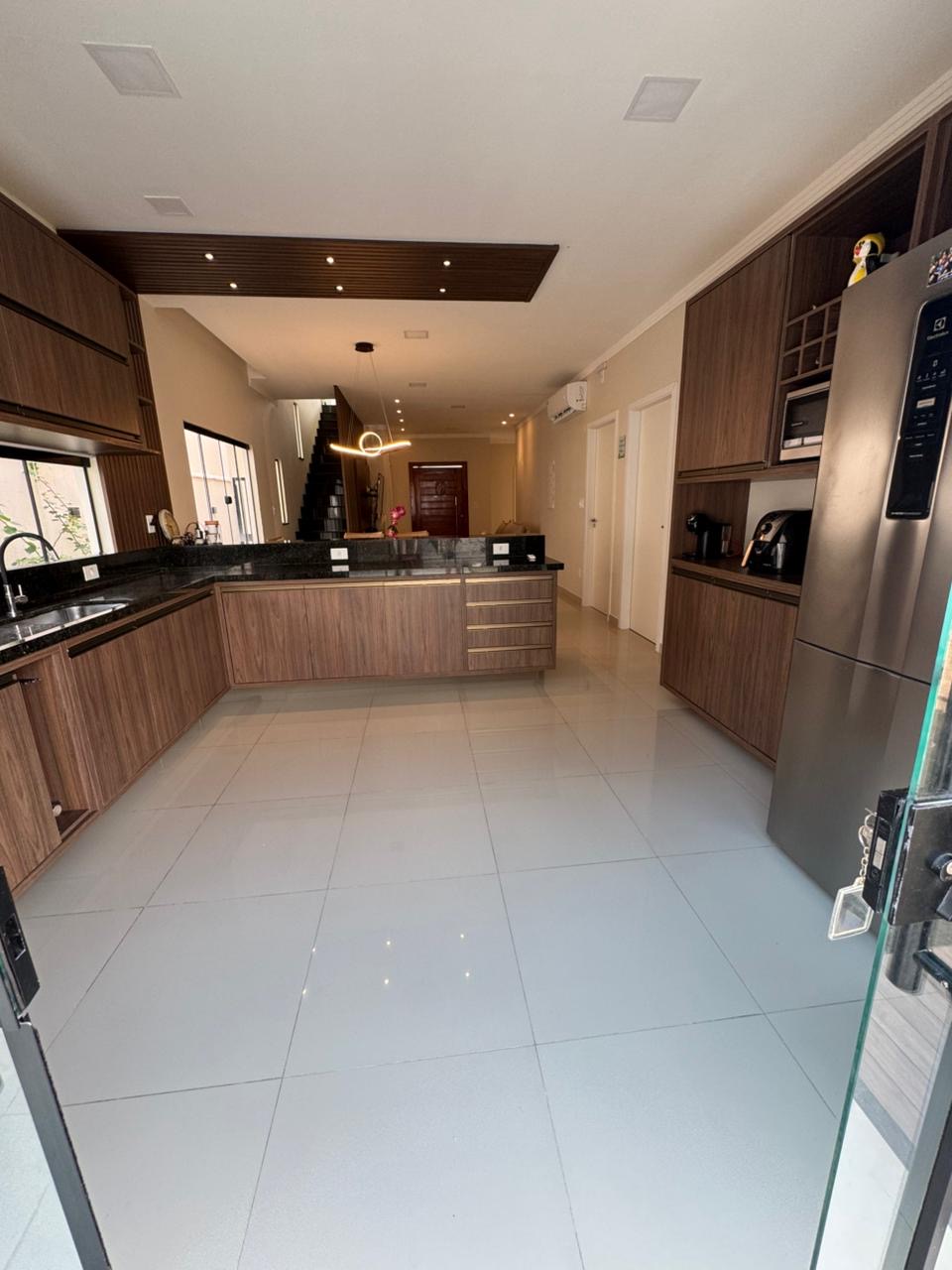 f1b0e018-1111-418b-827b-ed3de2a658c5