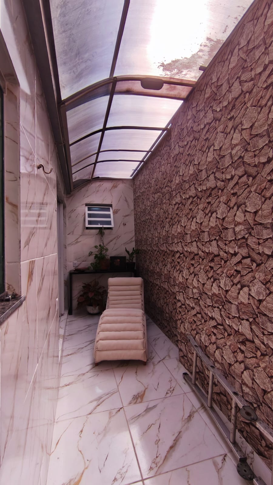 f8737329-c12f-44e5-8cd7-f98f230cc570