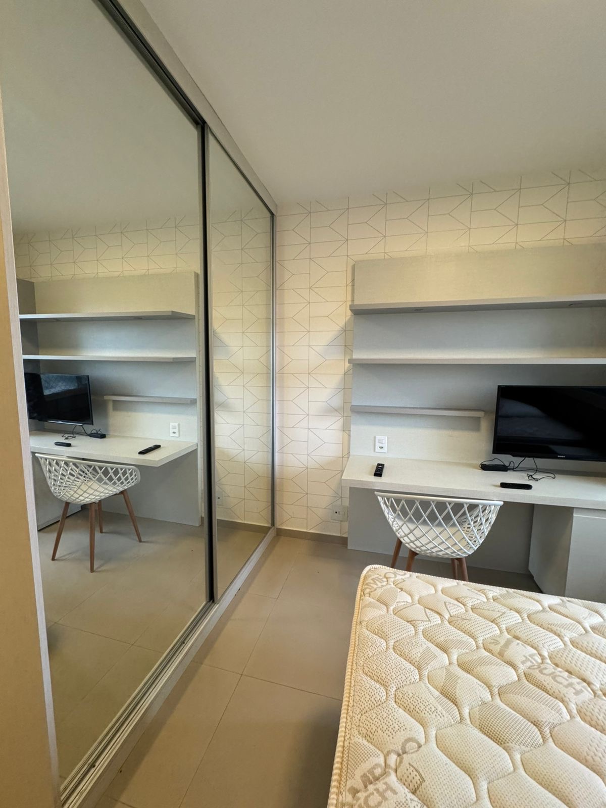 ffa33e33-7b8d-4704-ad80-4620a4469fb6